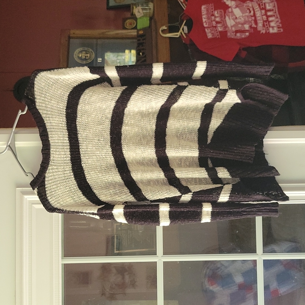 Rue 21 sweater